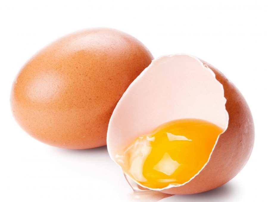 Lòng đỏ trứng là một trong những nguồn tốt nhất của choline, dưỡng chất giúp cải thiện trí nhớ và làm giảm sự suy giảm não bộ do tuổi tác. Ăn 1-2 lòng đỏ trứng mỗi ngày rất có lợi cho việc bảo vệ não bộ. Ảnh: Wisegeek. Lòng đỏ trứng là một trong những nguồn tốt nhất của choline, dưỡng chất giúp cải thiện trí nhớ và làm giảm sự suy giảm não bộ do tuổi tác. Ăn 1-2 lòng đỏ trứng mỗi ngày rất có lợi cho việc bảo vệ não bộ. Ảnh: Wisegeek.