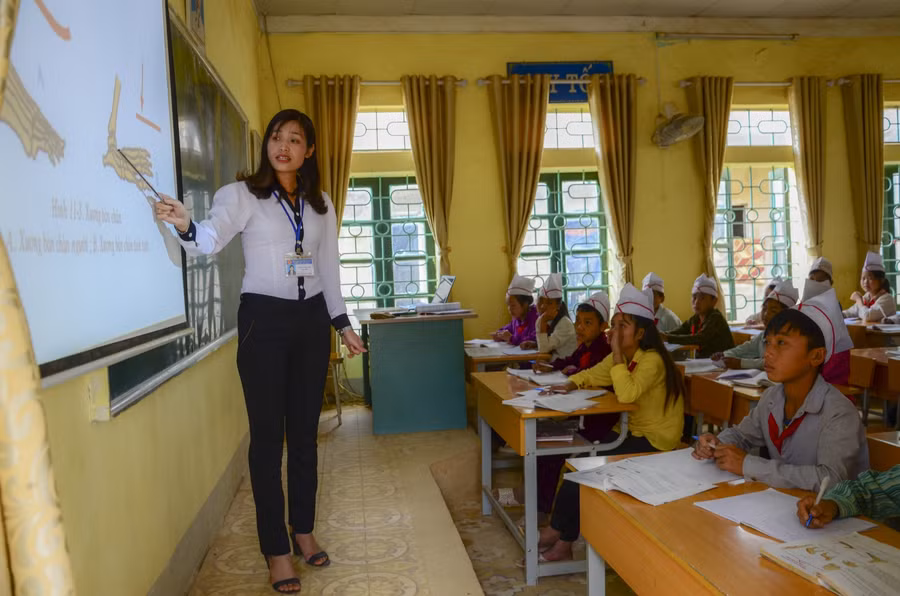 Đến nay, các giáo viên đều đã được bồi dưỡng, tập huấn chương trình sách giáo khoa mới.