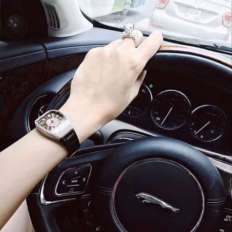 Huyen My cu the nay thi bao sao fan 