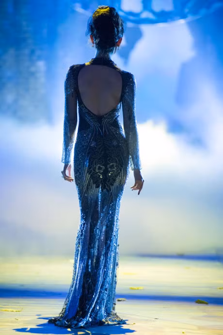 Huyen My cu the nay thi bao sao fan 