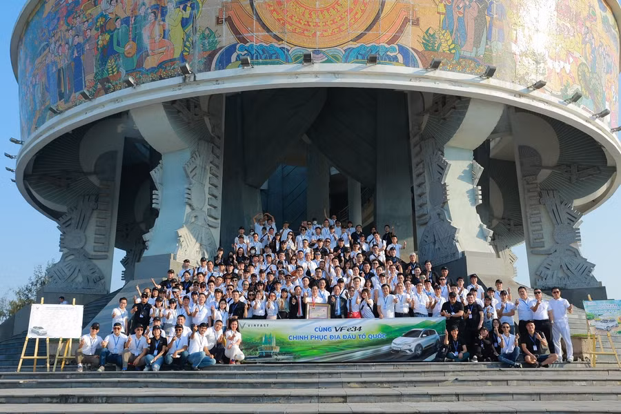 100 xe VF e34 lập kỷ lục “Đoàn caravan xe điện nhiều nhất Việt Nam” ảnh 8