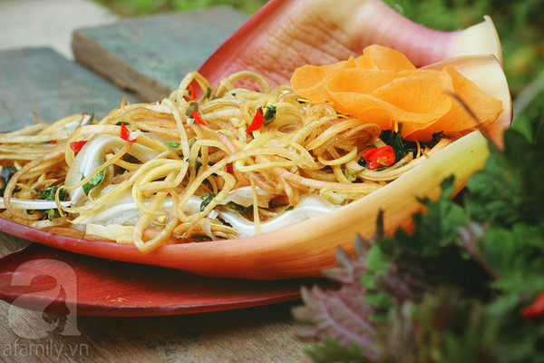 Làm nộm hoa chuối theo cách mà đảm bảo ai ăn cũng phải khen!