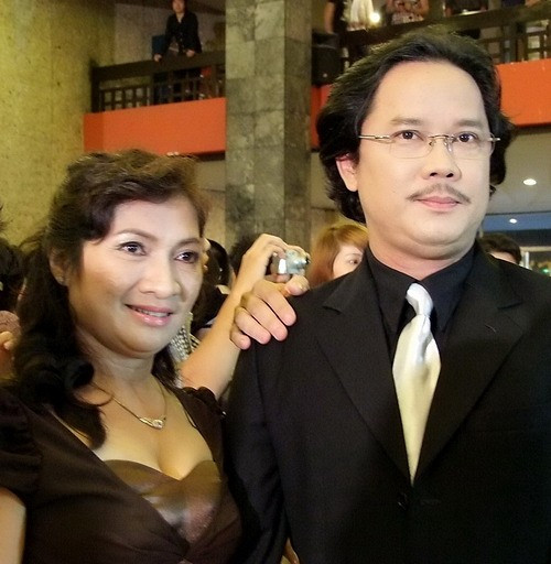 Hiện tại, dù tất bật với công việc sản xuất phim, nam diễn viên vẫn dành thời gian chăm sóc cho gia đình nhỏ. Anh từng chia sẻ: “Tôi luôn tâm niệm giữ mình trước những cám dỗ của nghề. Với tôi, may mắn nhất trong cuộc đời là có gia đình yêu ấm và những đứa con ngoan”.