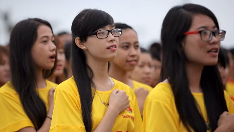 chào cờ, hát quốc ca