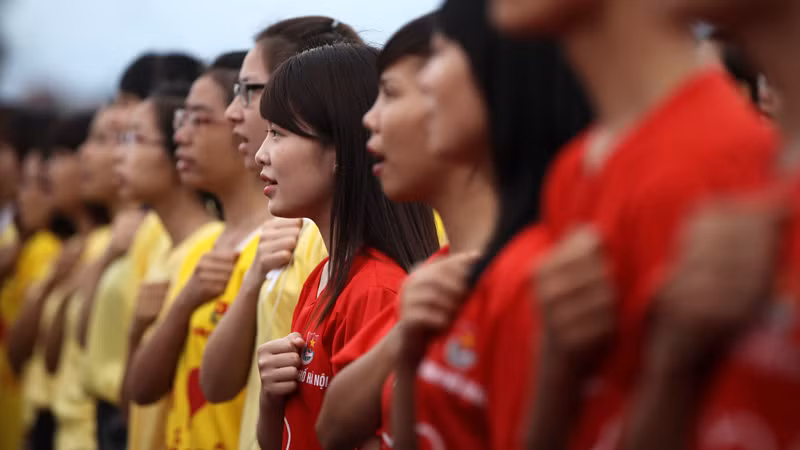 chào cờ, hát quốc ca