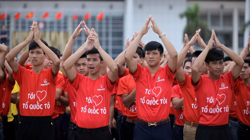 chào cờ, hát quốc ca