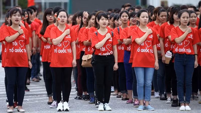 chào cờ, hát quốc ca