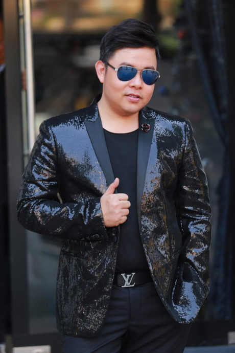 Không còn scandal như trước, Quang Lê làm rung động, lấy đi nước mắt của triệu trái tim - Ảnh 6 Khong con scandal nhu truoc, Quang Le lam rung dong, lay di nuoc mat cua trieu trai tim - Anh 6