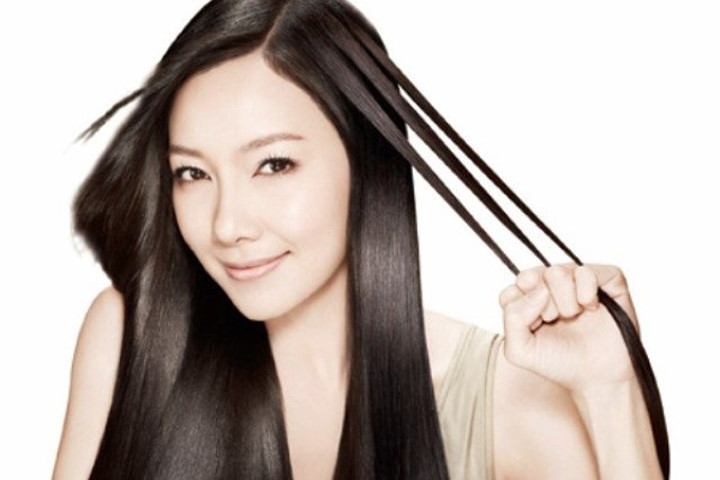 Những lý do bạn nên hoãn việc chải đầu vào buổi sáng