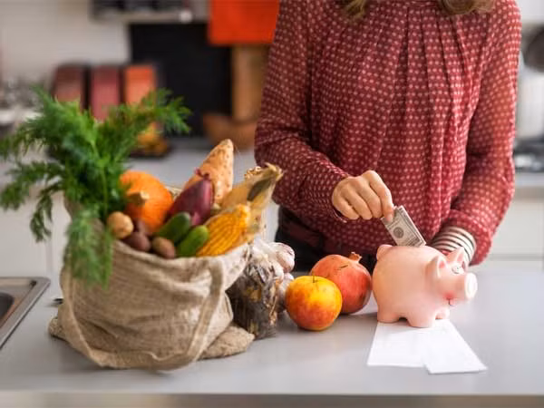 Những mẹo tiết kiệm tiền từ trong bếp nhà bạn