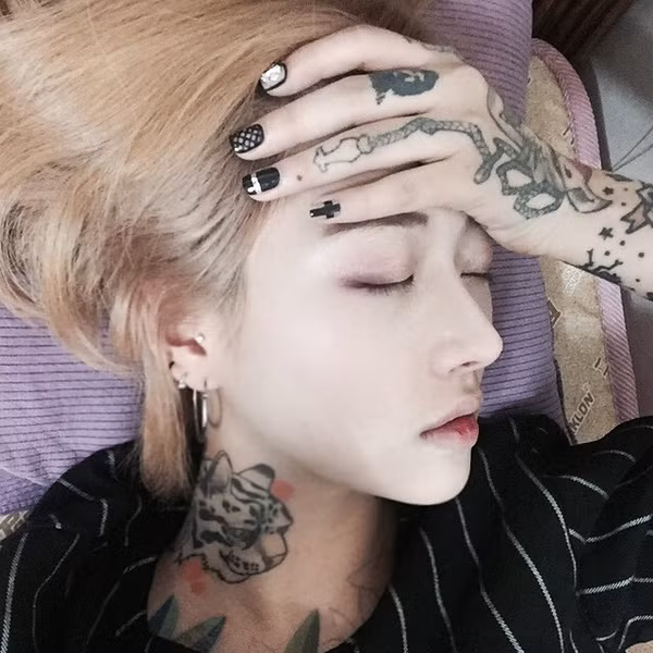 Vẻ đẹp ngọt ngào như nữ sinh của nữ nghệ nhân xăm mình Hàn Quốc ảnh 12