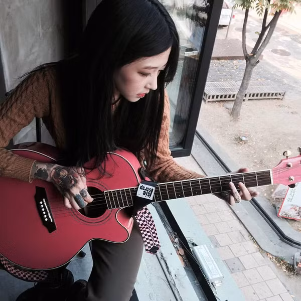 Vẻ đẹp ngọt ngào như nữ sinh của nữ nghệ nhân xăm mình Hàn Quốc ảnh 15