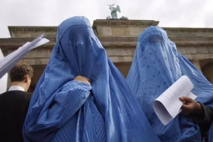 Đức cấm sử dụng mạng che mặt ở nơi làm việc