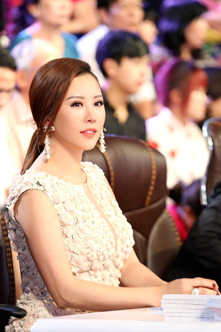 Hoa hậu Thu Hoài hội ngộ ca sĩ Nguyễn Hưng trên ghế giám khảo - Ảnh 6