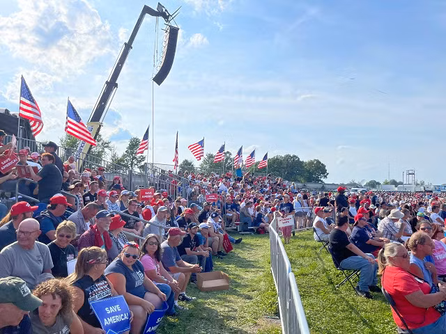 Biển người tham dự cuộc mít tinh của cựu Tổng thống Donald Trump ảnh 2