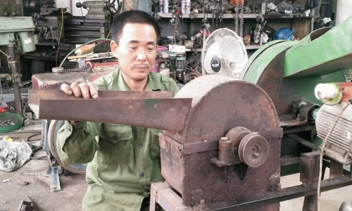 nong-dan-sang-che-may-cay-giup-vo-viec-dong-ang-2