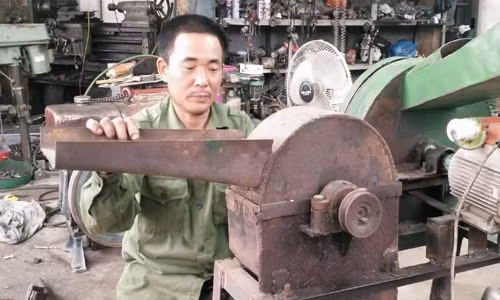 nong-dan-sang-che-may-cay-giup-vo-viec-dong-ang-2