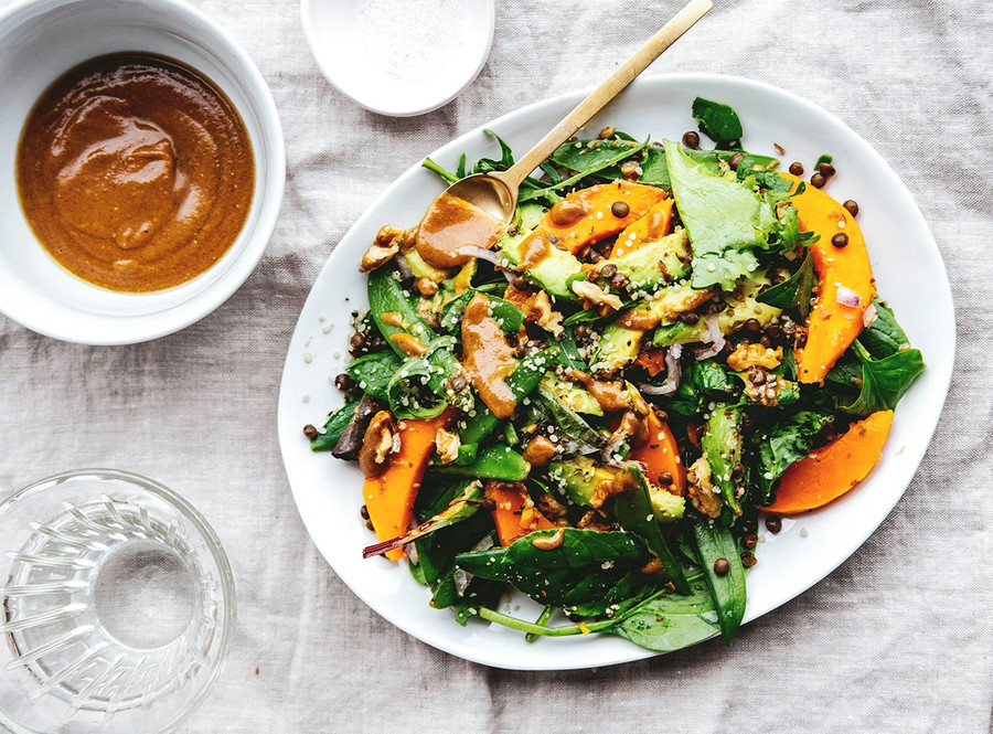 Salad trái bơ và bí rợ: Sự kết hợp của bí rợ với bơ sẽ mang tới cho bạn bữa tối vừa thanh đạm vừa đầy đủ dinh dưỡng và rất tốt cho sức khỏe. Ảnh: Nourishatelier. Salad trái bơ và bí rợ: Sự kết hợp của bí rợ với bơ sẽ mang tới cho bạn bữa tối vừa thanh đạm vừa đầy đủ dinh dưỡng và rất tốt cho sức khỏe. Ảnh: Nourishatelier.