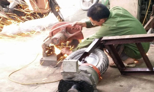 nong-dan-sang-che-may-cay-giup-vo-viec-dong-ang-1