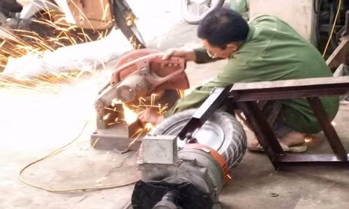 nong-dan-sang-che-may-cay-giup-vo-viec-dong-ang-1