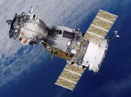 Ve tinh Nga dot ngot tai xuat bi an, My theo doi? - Anh 2