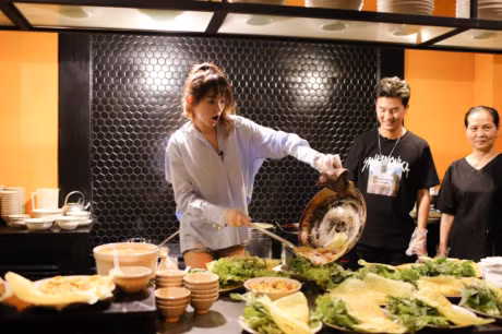 Hari Won thi do banh xeo cung rapper Han Quoc Basick - Anh 5