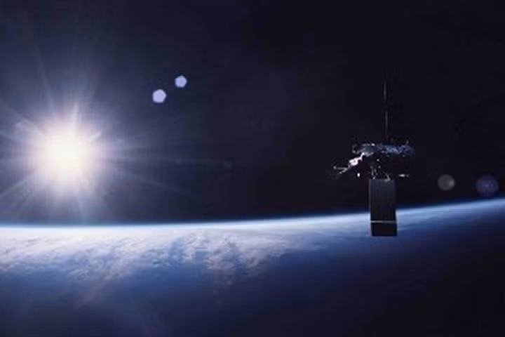 Vệ tinh Nga đột ngột tái xuất bí ẩn, Mỹ theo dõi?