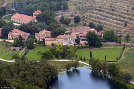 Hau ly hon, Brangelina se phan chia khoi tai san 400 trieu USD the nao day? - Anh 4