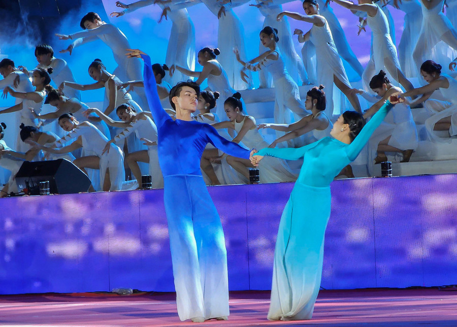 Chương trình được đánh giá mang tính nghệ thuật cao. Chương trình được đánh giá mang tính nghệ thuật cao.