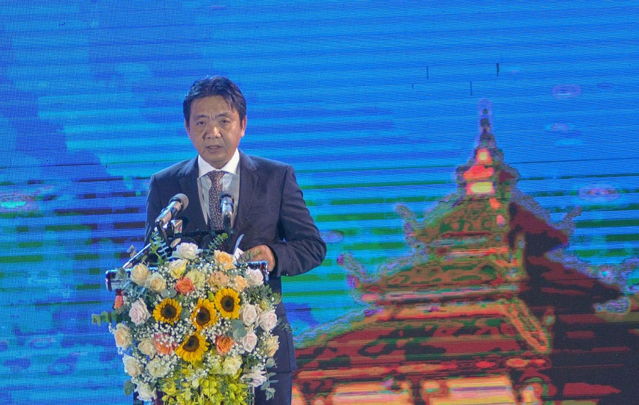 Thứ trưởng Bộ Văn hóa, Thể thao và Du lịch - Hoàng Đạo Cương phát biểu khai mạc Ngày hội. Thứ trưởng Bộ Văn hóa, Thể thao và Du lịch - Hoàng Đạo Cương phát biểu khai mạc Ngày hội.