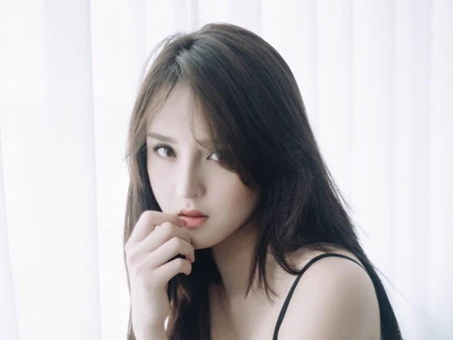 Á hậu Hoàng Anh: "Tôi sợ chụp ảnh sexy lắm rồi’