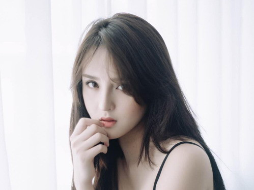 Á hậu Hoàng Anh: "Tôi sợ chụp ảnh sexy lắm rồi’