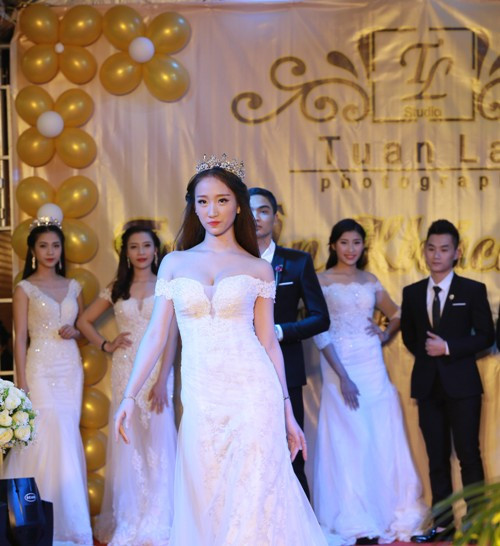 Nữ sinh Quảng Bình xinh xắn, tài năng, đam mê thiện nguyện