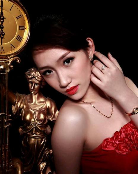 Nữ sinh Quảng Bình xinh xắn, tài năng, đam mê thiện nguyện