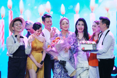 Thanh Hà xúc động vì được Mr Đàm bí mật tổ chức sinh nhật - Ảnh 2 Thanh Ha xuc dong vi duoc Mr Dam bi mat to chuc sinh nhat - Anh 2