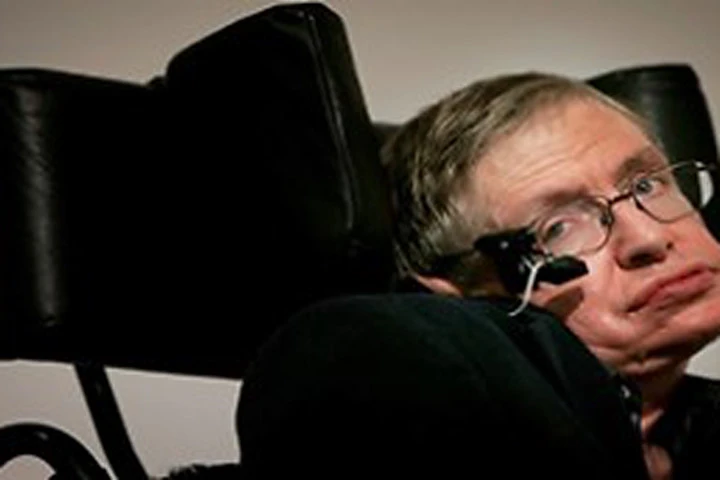 Stephen Hawking nhận lời lên tàu du hành vũ trụ miễn phí