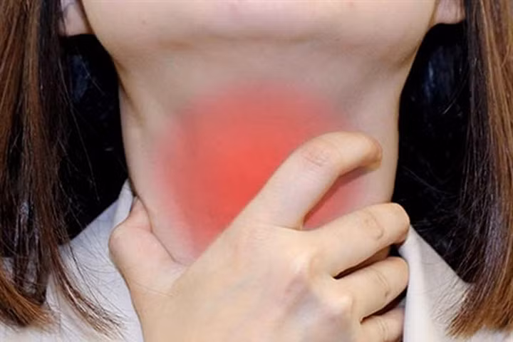 Bài thuốc chữa viêm amiđan chỉ từ củ hành