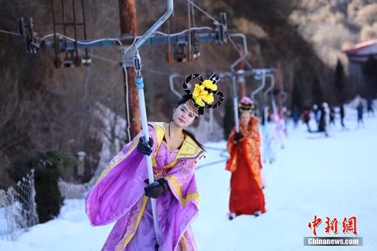 Vo Tac Thien phien ban gai Tay tung tang nghich tuyet-Hinh-9