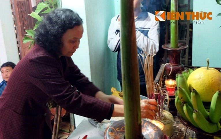 Tang lễ cô gái suy thận: Mẹ chồng đau xót tiễn biệt con dâu - Hình 4 Tang le co gai suy than: Me chong dau xot tien biet con dau-Hinh-4