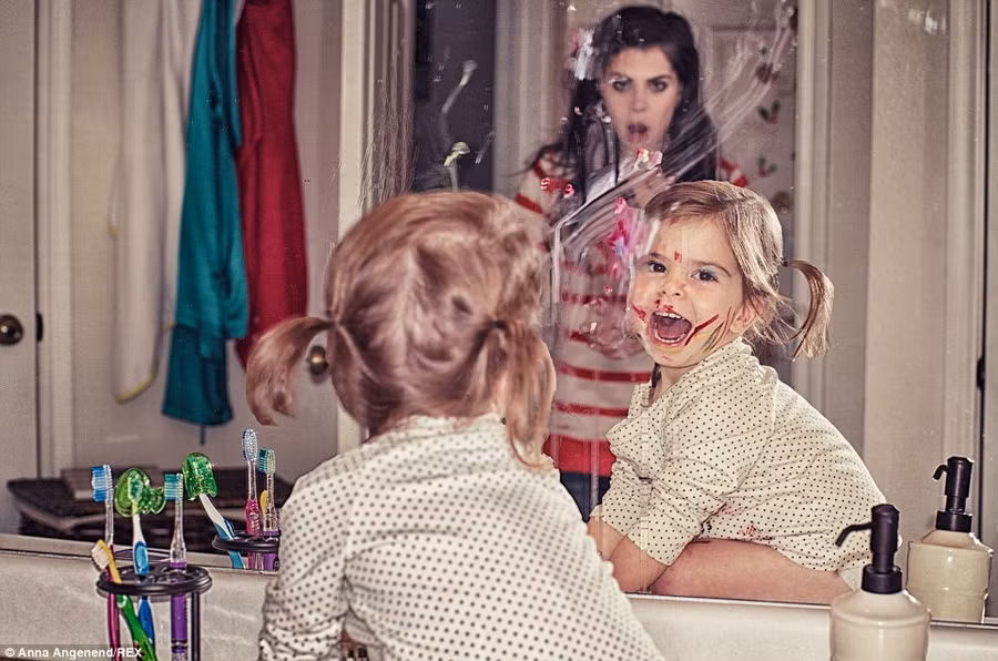 Cuộc sống đảo lộn vì cô con gái hiếu động