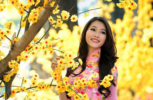 Đặng Thu Thảo đẹp mê hồn với áo dài đón xuân sang ảnh 4 Đặng Thu Thảo đẹp mê hồn với áo dài đón xuân sang