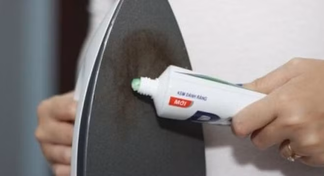 Tác dụng kỳ diệu khác của kem đánh răng!