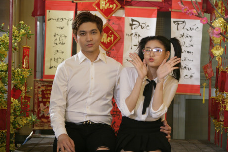 Tim - Truong Quynh Anh tro tai dien xuat trong MV 