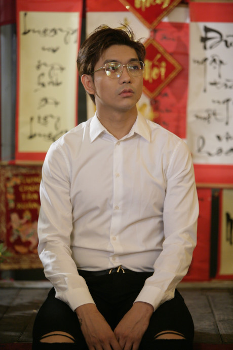 Tim - Truong Quynh Anh tro tai dien xuat trong MV 