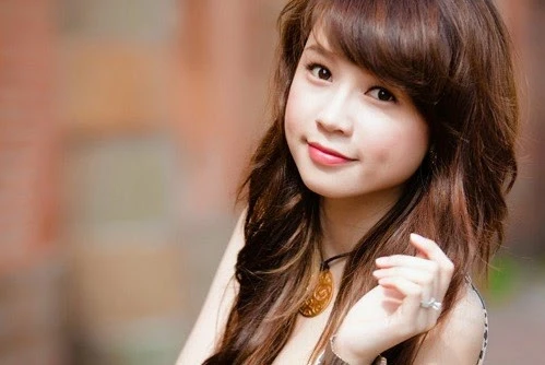 Những hot girl sở hữu nét duyên má lúm "chết người"
