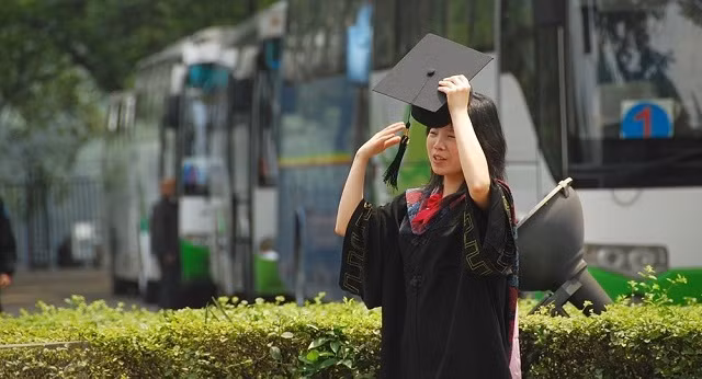 Sinh viên tốt nghiệp Trung Quốc