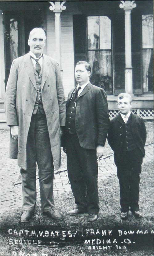 Cuộc hôn nhân đầy nước mắt của cặp vợ chồng cao nhất thế giới ảnh 3 cuoc hon nhan day nuoc mat cua cap vo chong cao nhat the gioi - 3