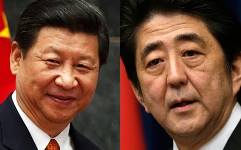 Chủ tịch Trung Quốc Tập Cận Bình (trái) và Thủ tướng Nhật Bản Shinzo Abe