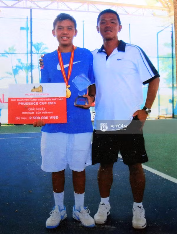 HLV Trần Đức Quỳnh đã hoàn toàn bị tài năng của Hoàng Nam chinh phục và chiêu mộ tay vợt trẻ người Tây Ninh về đầu quân cho Becamex Bình Dương. Bản hợp đồng tài trợ được ký kết năm 2010 chính là viên gạch đầu tiên đưa Nam đạt đến những thành công như bây giờ.