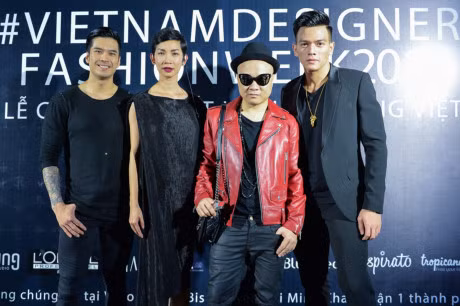 Hoa hau Thuy Dung dien mot bra-top di xem thoi trang - Anh 7